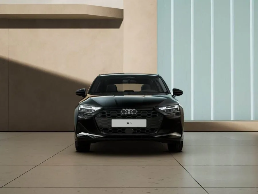 Audi A3 Sportback Advanced negro brillante visto de perfil en oferta de renting Movento Renting